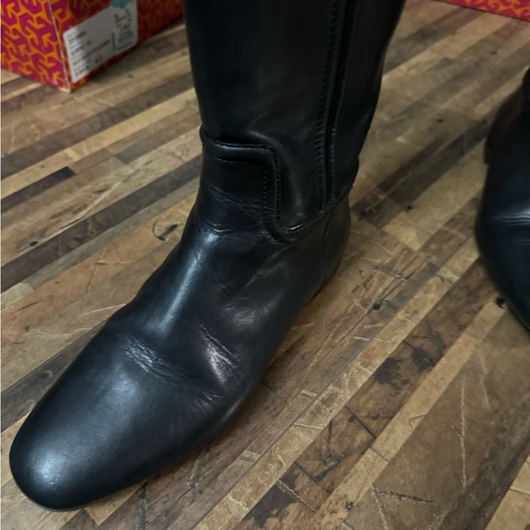 Tory Burch Leather boot with shiny gold hardware.  Size 8 *** worn 3x - Picture 7 of 10